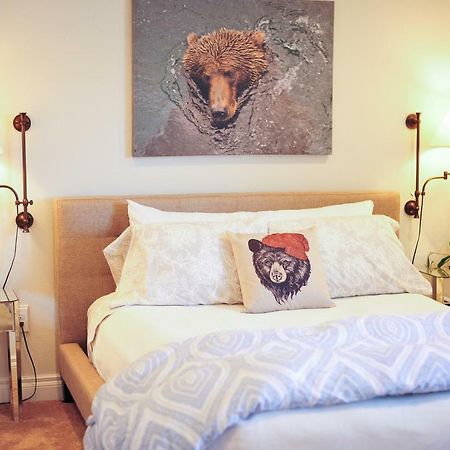 Cranky Crow Bed & Breakfast Kodiak Exterior photo