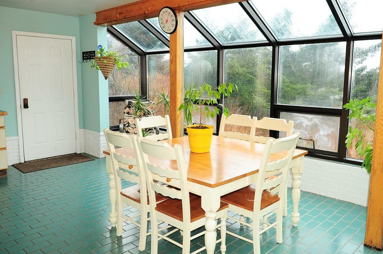 Cranky Crow Bed & Breakfast Kodiak Exterior photo